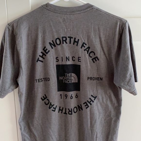 Men’s The North Face short sleeve T-shirt - Picture 4 of 4